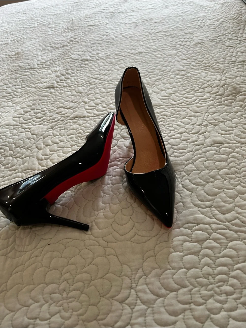 Black Patent Pointed-Toe Women's Pumps